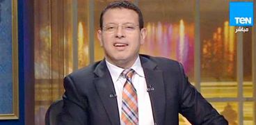 الإعلامي عمرو عبد الحميد .. مقدم برنامج "رأي عام"