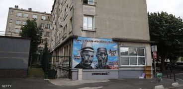 الصورة الجدارية التي تعرضت للتخريب في باريس