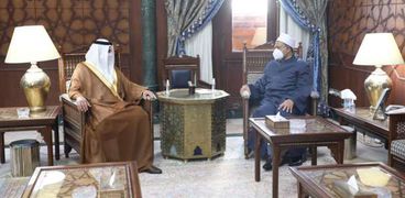 الإمام الأكبر يستقبل السفير الإماراتي بمقر مشيخة الأزهر