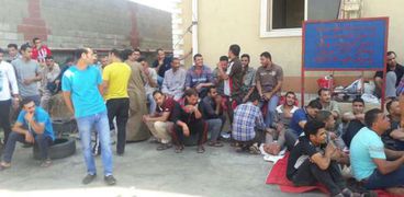 جانب من إضراب عمال مصنع كيمكال فايبر بالسادات
