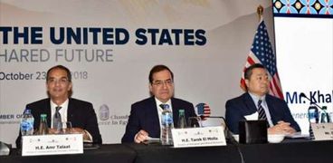 وزيرا البترول والاتصالات خلال مؤتمر الغرفة الأمريكية