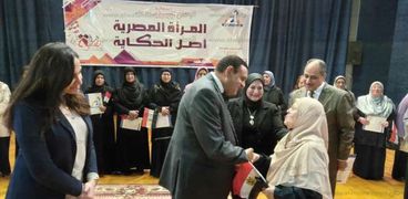 آمنة يشهد احتفال "المرأة المصرية أصل الحكاية" ويكرم أمهات الشهداء
