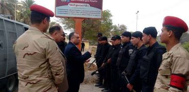 مدير أمن الإسماعيلية يتفقد التمركزات الأمنية ويهنيء قواته بذكرى الشرطة.