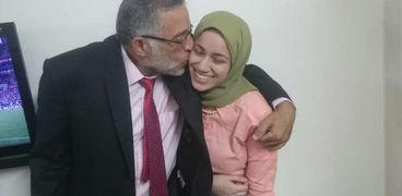 ندا حبيب مع والدها