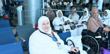 الحجاج المصريين المسافرين للحج هذا العام عبر رحلات شركة مصر للطيران