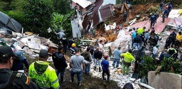 انهيارات أرضية في إندونيسيا