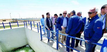 وزير الإسكان يتفقد مشروع محطة معالجة الصرف الصحى فى برج العرب «صورة أرشيفية»