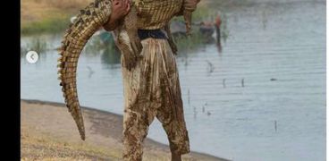 محمد رمضان يحمل«تمساح» في مسلسل«موسى»