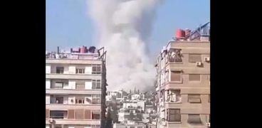الهجوم الإسرائيلي على مبنى سكني في حي المزة بدمشق