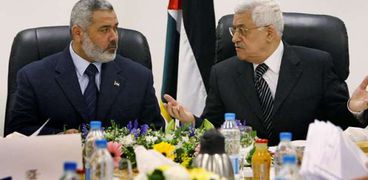 الرئيس الفلسطيني وهنية - صورة أرشيفية