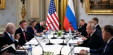 المحادثات الأولى بين بايدن وبوتين بحضور الوفدين الأمريكي والروسي