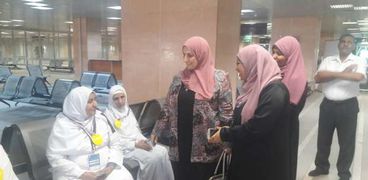 جولة أمين عام مساعد البحوث الإسلامية بمطار الأقصر