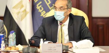 وزير الاتصالات عمرو طلعت
