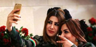 مجندات الأكراد