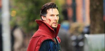 بيندكت كامبرباتش في مشهد من فيلم «Doctor Strange»