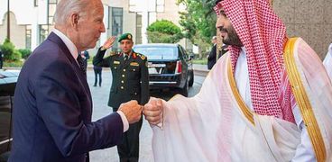 ولي العهد السعودي محمد بن سلمان خلال استقباله بايدن