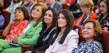 كتاب "بنات النيل" يوثق قدرة المرأة المصرية