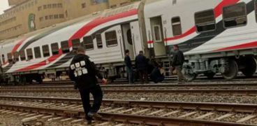 توقف الحركة بعد تصاعد أدخنة من قطار الإسكندرية