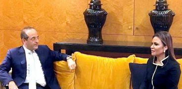 سحر نصر مع وزير الاقتصاد اللبناني