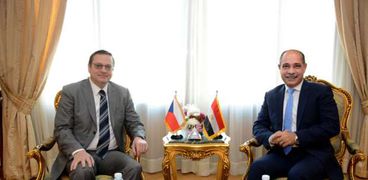 يونس المصري خلال اجتماعة مع سفير دولة التتشيك