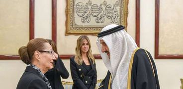 منصور بن متعب ينقل تعازي القيادة السعودية لأسرة الرئيس الأسبق لمصر