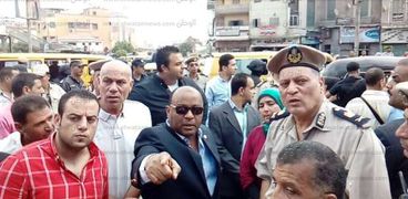مديرأمن الغربيةيقود حملة مرافق اشغالات ومرور بشوارع المحلةلردع مخالفين