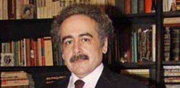 علاء عبد الهادي رئيس النقابة العامة لاتحاد كتاب مصر