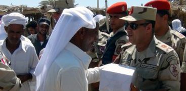 بالصور| قائد الجيش الثالث الميداني يلتقي بشيوخ قبائل وعواقل سيناء