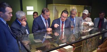 سفير "كازاخستان" يزور متحف آثار سوهاج