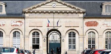 محكمة فرنسية تقضي بالسجن 14 عاماً لامرأة غادرت إلى سوريا برفقة أطفال