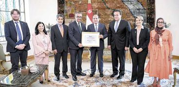 الرئيس عبد الفتاح السيسى يتسلم شهادة خلو مصر من فيروس سى من مدير عام منظمة الصحة العالمية «صورة أرشيفية»