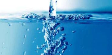 بينها الجفاف .. الإفراط في شرب المياه يسبب مشكلات صحية خطيرة