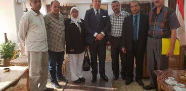 حسين زين مع ممثلين النقابات العمالية بماسبيرو