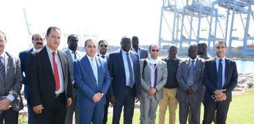 وزير الري الجنوب سوداني في  محور قناة السويس