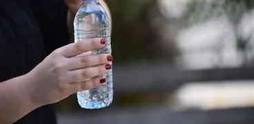 استخدام الزجاجات البلاستيكية في الشرب