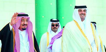 الملك سلمان خلال زيارته قطر