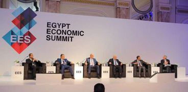 قمة مصر الاقتصادية الأولى توصي بدعم المشروعات الصغيرة