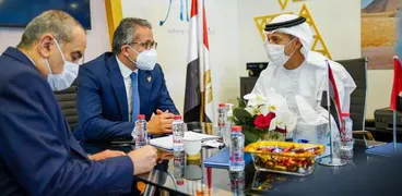 وزيري السياحة والطيران خلال لقاءاتهم مع عدد من مسئولي السياحة العربية