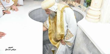 بالصور| البابا تواضروس يدشن مذابح كنيسة الملاك شيراتون