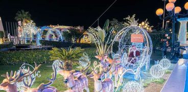 زينة الكريسماس تزين منتجعات سياحية بشرم الشيخ