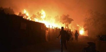 حريق مخيم لاجئين في اليونان