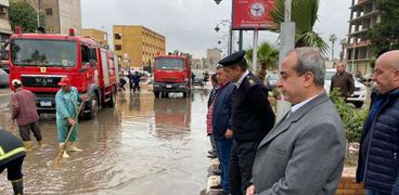  صور.مدير أمن الغربيةيترأس الحمايةالمدنية لشفط مياه الأمطار بالميادين