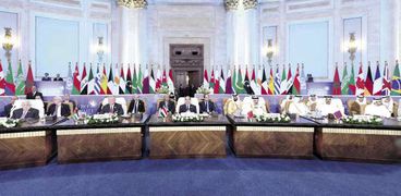 الرئيس السيسي خلال انعقاد قمة القاهرة للسلام