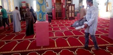 اجراءات وقائية داخل المساجد استعدادا لأول صلاة جمعة بعد كورونا