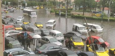 شلل مروري في الإسكندرية بسبب السيول