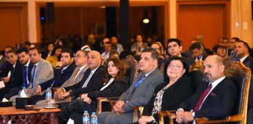 جانب من فعاليات الجلسة الأولى ضمن فعاليات قمة مصر لحلول الأعمال