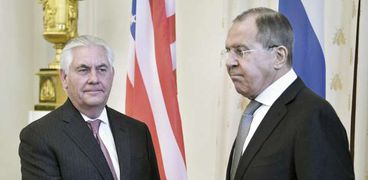 وزيرا خارجية أمريكا وروسيا أثناء لقائهما فى موسكو أمس «أ. ف. ب»