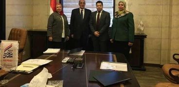 جانب من توقيع برتكول التعاون بين صندوق تحيا مصر وجمعية اشراقة للتنمية والتدريب