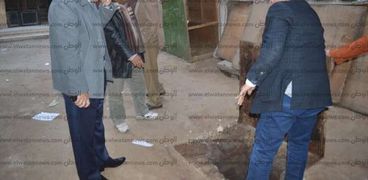 مساعد محافظ كفر الشيخ يوجه بتوصيل الصرف الصحى لحارة المداحين