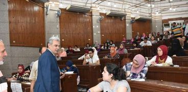 نصار يتفقد أعمال امتحانات جامعة القاهرة